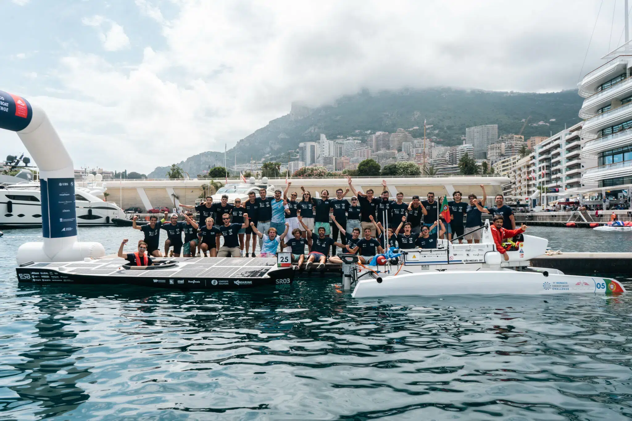 Tecnico-Solar-Boat-SeaLab-Team-2048x1365.jpg